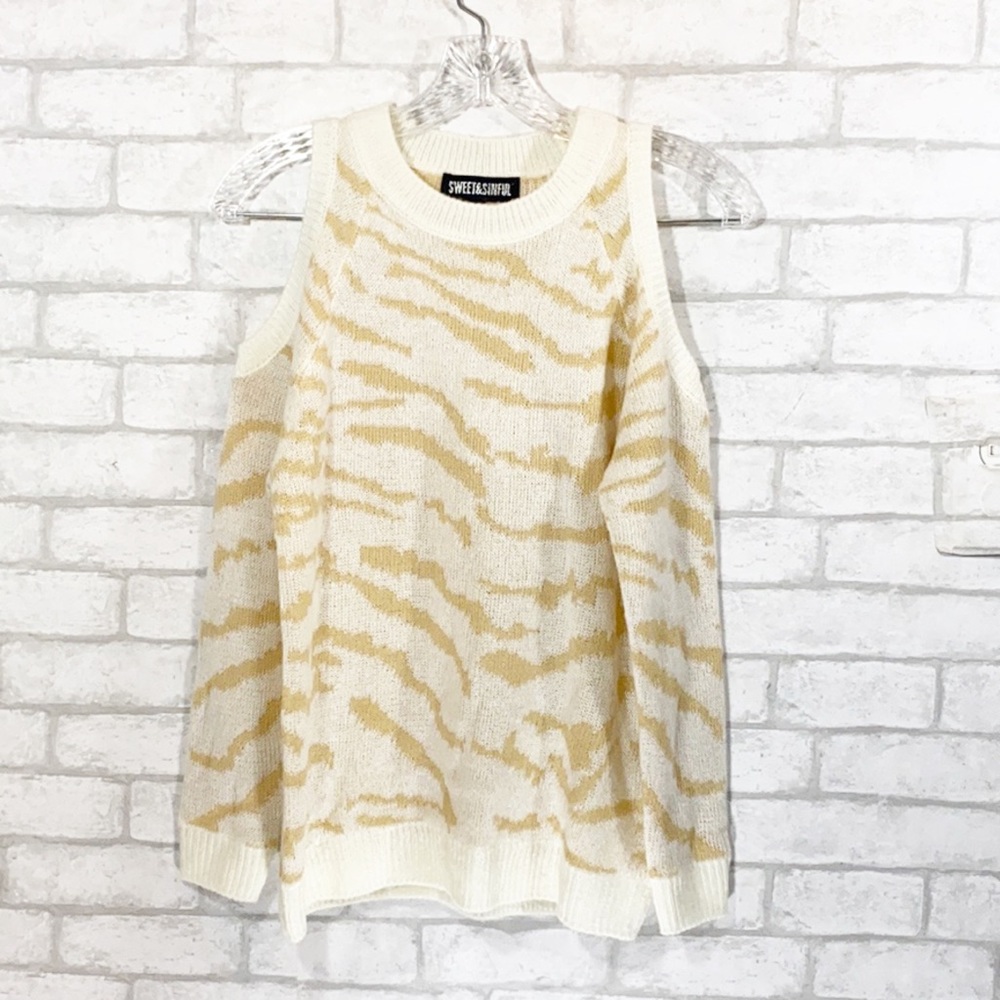 Sweet & sinful cold shoulder sweatshirt size S